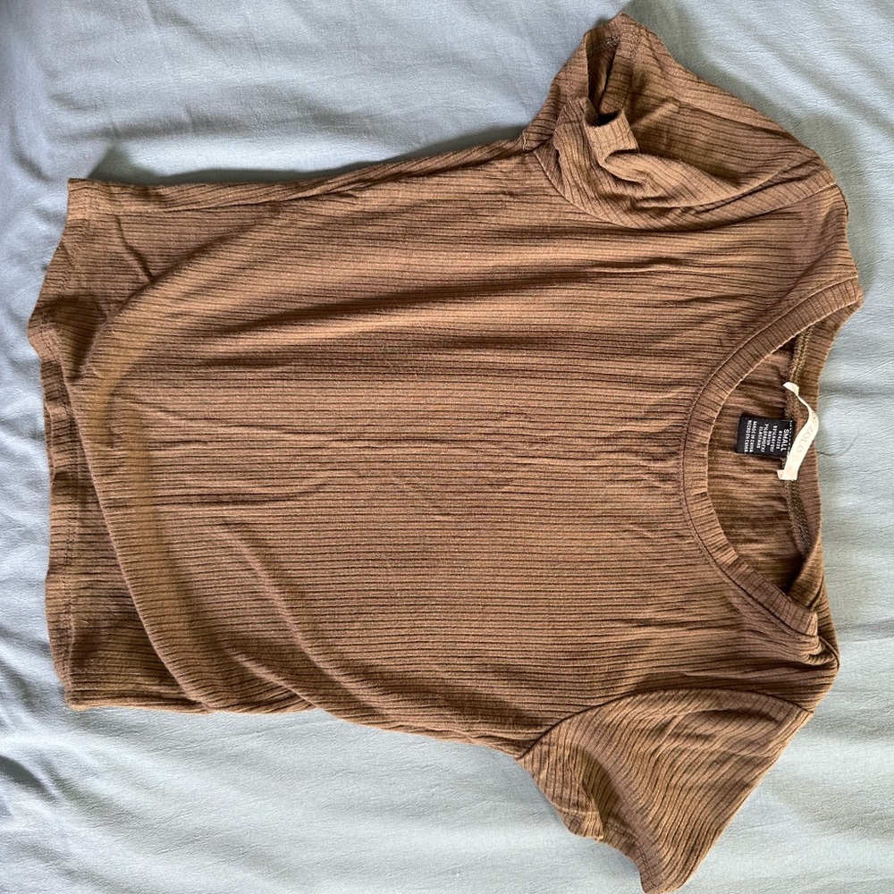 Oliver cropped tshirt. Size S